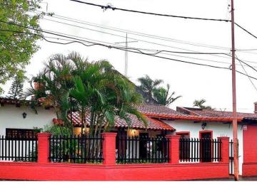 Casa · 160m² · 6 Ambientes · 1 Cochera · Venta de Casa en Corrientes Capital