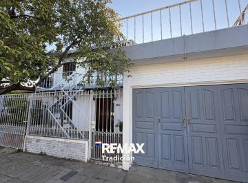 Casa · 145m² · 4 Ambientes · 1 Cochera · Venta Casa + Dpto Macrocentro