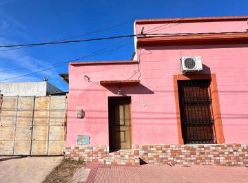 Casa · 94m² · 4 Ambientes · 3 Cocheras · Gran Casa Alquiler 3 Dorm.