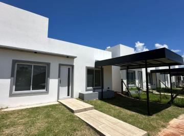 Casa · 45m² · 4 Ambientes · 1 Cochera · Casa a Estrenar San Jose 2 Dormi - Barrio Nautico