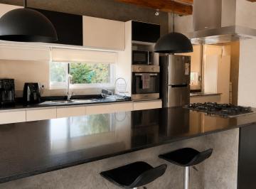 Casa de 4 ambientes, Luján de Cuyo · Casa de 520 m² con 3 Dorm. en Alquiler en Pueblo Malbec