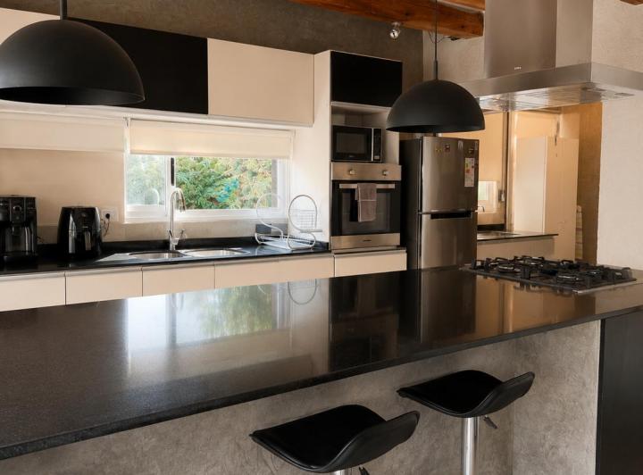 Casa · 200m² · 4 Ambientes · 2 Cocheras