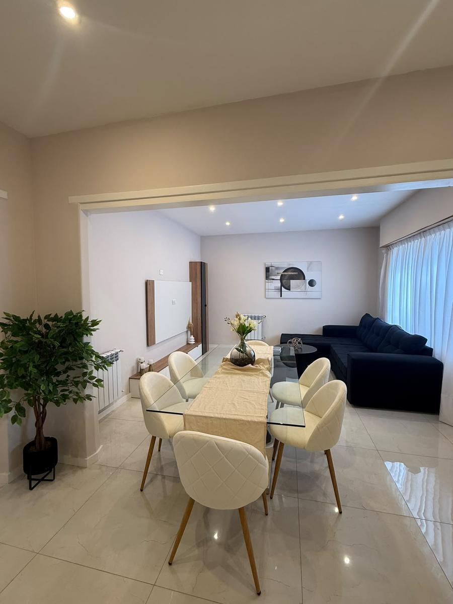 Chalet 4 amb, 150m² en La Perla con garage y terraza