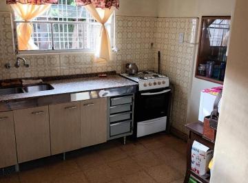 Casa · 160m² · 11 Ambientes · 1 Cochera · Casa en Venta - Barrio Rosedal - Zona Ruta 20