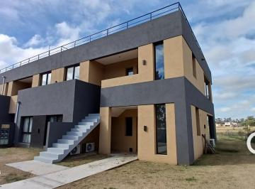Departamento · 100m² · 3 Ambientes · 1 Cochera · Alquiler 3 Amb Pb Amoblado - Suite, Galería C/ Parrilla, Jardín y Vista Al Golf - Medal