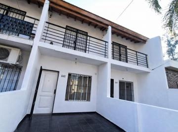 Casa · 72m² · 3 Ambientes · 1 Cochera · Alquiler de Duplex en Jose C. Paz