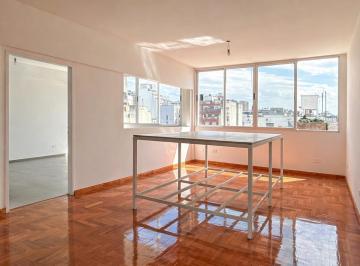 Oficina comercial · 74m² · 2 Ambientes · 1 Cochera · Venta Departamento en Balvanera, Capital Federal