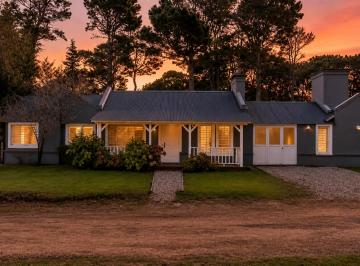 Casa de 6 ambientes, Pinamar · Casa en Alquiler en Pinamar