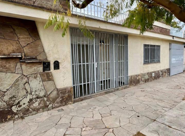 Casa · 100m² · 2 Dormitorios · 2 Cocheras