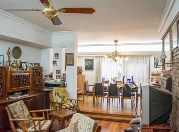 Casa · 220m² · 4 Ambientes · 3 Cocheras · Casa de 4 Ambientes con Cochera en Venta en Martinez