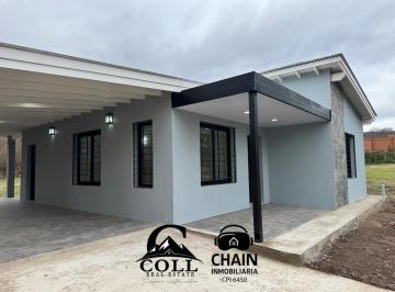 Casa · 136m² · 6 Ambientes · 1 Cochera · Casa en Venta - 2 Dorm. - en Barrio Corcovado - Villa Rumipal