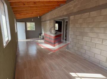 Casa · 65m² · 4 Ambientes · Casa en Venta en San Roque con Amplio Espacio Parquizado - Apta Crédito