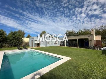 Casa · 800m² · 4 Ambientes · 6 Cocheras · Alqilo Asa en Barrio Cerrado La Cesarina