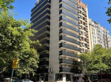 Departamento · 46m² · 3 Ambientes · Único en Esquina | Depto 1 Dormitorio con Asador Propio, Doble Balcón– San Lorenzo Esq. Bv. Chacabuc