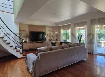 Casa · 344m² · 4 Dormitorios · 2 Cocheras · Casa de 4 Dorm. en Venta en Los Ceibos