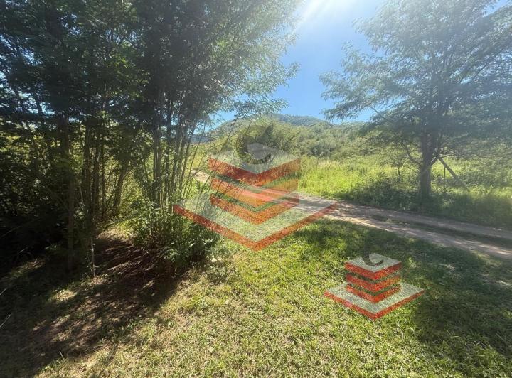 Terreno · 353m²