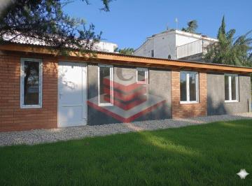 Casa · 48m² · 5 Ambientes · 1 Cochera · Venta de Casa en Bialet Masse con Vista Postal en Las Sierras a 300 m Ruta 38