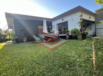 Casa · 285m² · 2 Dormitorios · 1 Cochera · Hermosa Casa Esquina en Cosquin a m del Rio Ref:1973