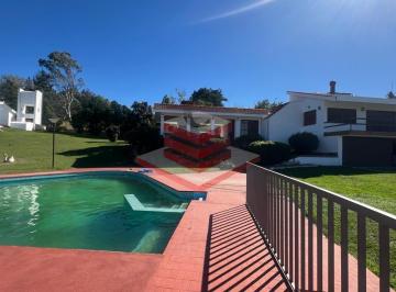 Quinta vacacional · 580m² · 5 Dormitorios · 2 Cocheras · Casa Quinta Depto con Pileta y Cancha de Tenis en Bialet Masse a m del Lago Ref 1997