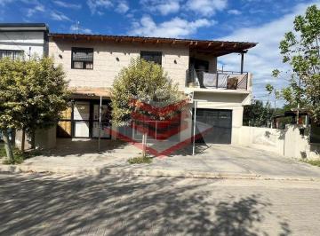 Casa · 170m² · 10 Ambientes · 1 Cochera · Casa 2 Loc y Piscina en S. Maria con Vista a Las Sierras en Colectora de Ruta 38 100 m del Rio