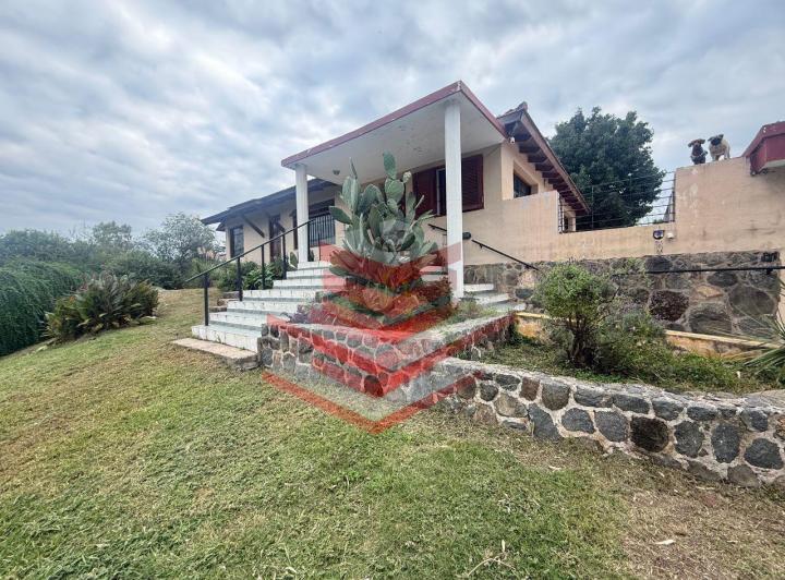 Casa · 420m² · 6 Ambientes · 2 Cocheras