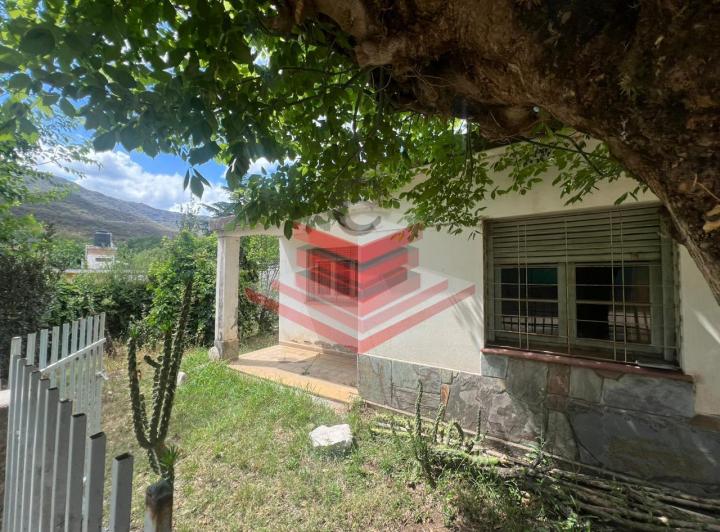 Casa · 272m² · 2 Dormitorios