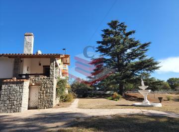 Casa · 200m² · 7 Ambientes · 3 Cocheras · En Venta Chalet en La Falda con Pileta y Gran Parque Detrás del Hotel Eden Ref: 2045