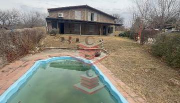 Casa · 70m² · 5 Ambientes · Complejo de Cabañas en Venta en Santa Maria Amobladas con Pileta a 700 m de Ruta 38
