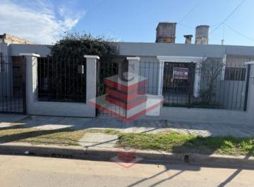 Casa · 145m² · 5 Ambientes · 1 Cochera · Casa en Venta en Cordoba a Pocos m de Zona Comercial