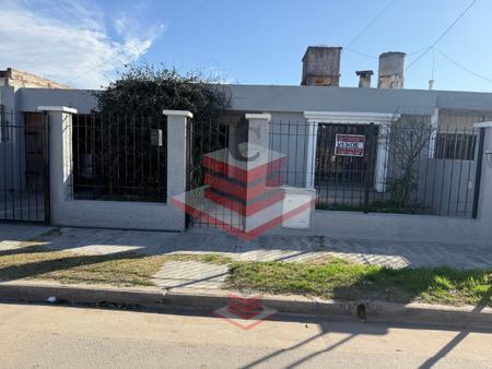 Casa · 145m² · 5 Ambientes · 1 Cochera