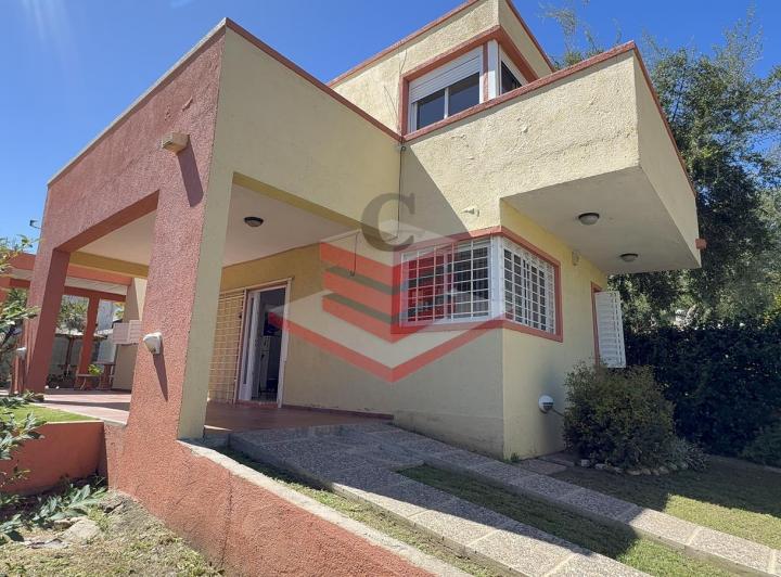 Casa · 159m² · 7 Ambientes · 1 Cochera