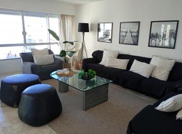 Departamento · 88m² · 5 Ambientes · 1 Cochera · Alquiler Temporal Apartamento 3 Dorm. Mansa Punta del Este