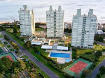 Departamento · 88m² · 5 Ambientes · 1 Cochera · Alquiler Temporal Apartamento 3 Dorm. Mansa Punta del Este