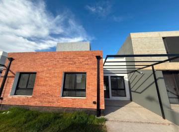 Casa de 3 ambientes, Córdoba · Venta Duplex en Rincones de Manantiales - 2 Dorm., a Estrenar