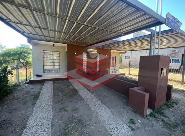 Casa · 90m² · 5 Ambientes · 1 Cochera
