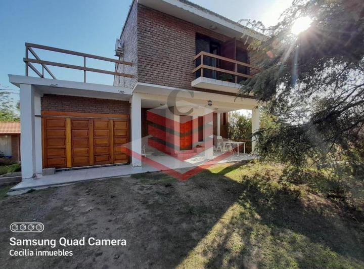 Casa · 266m² · 2 Dormitorios