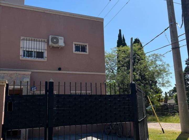 Casa · 103m² · 4 Ambientes · 1 Cochera