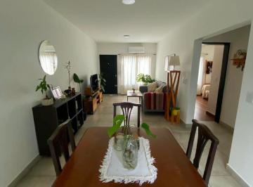 Departamento · 70m² · 3 Ambientes · 1 Cochera · Hermoso Depatamento de Tres Ambientes con Cochera, Ubicado Enzona Recidencial!