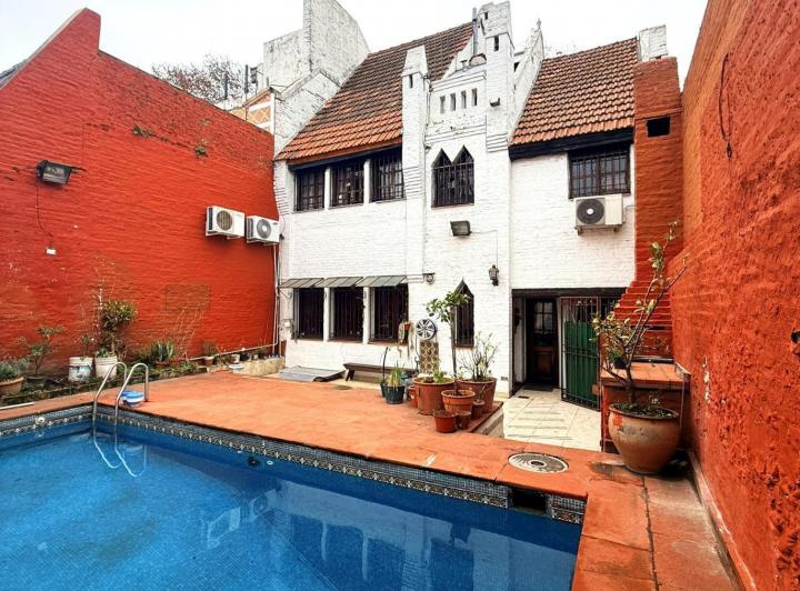 Casa · 316m² · 5 Ambientes · 1 Cochera