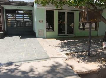Casa de 6 ambientes, Palmira · Vendo Casa con Local Comercial en Palmira