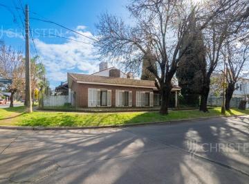 Frente al este · Venta Dos Casas en un Lote en Esquina Barrio Guadalupe
