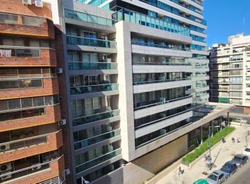 Departamento de 4 ambientes, Recoleta · Cuatro Ambientes y Cochera, Impecable