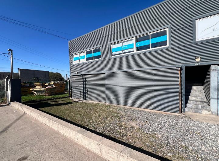 Bodega-Galpón · 120m²