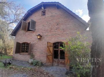 Casa · 205m² · 6 Ambientes · 2 Cocheras · Casa en Barrio El Cazador
