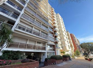 Departamento · 61m² · 3 Ambientes · Venta Apartamento 2 Dorm., 2 Baños. Pocitos