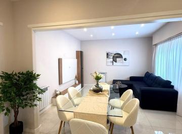 Casa · 140m² · 4 Ambientes · 1 Cochera · Casa en Venta 3 Ambientes Nueva Pompeya Mar del Plata