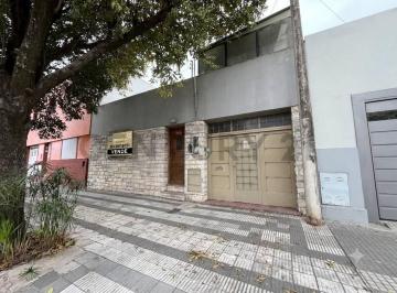 Departamento · 223m² · 10 Ambientes · 1 Cochera · Oportunidad de Inversión: Propiedad de 4 Deptos – B° Alta Córdoba