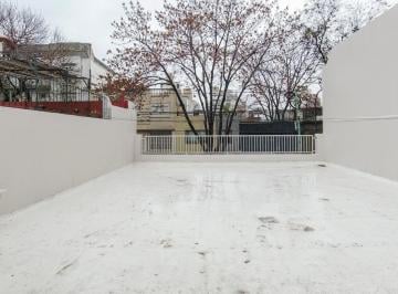 PH · 125m² · 5 Ambientes · 1 Cochera · Venta - PH en Almagro con Cochera, Patio y Amplia Terraza con Parrilla. Apto Crédito Hipotecario