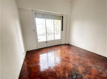 Departamento · 50m² · 2 Ambientes · 2 Ambientes con Escritorio y Balcón - Segundo Piso por Escalera