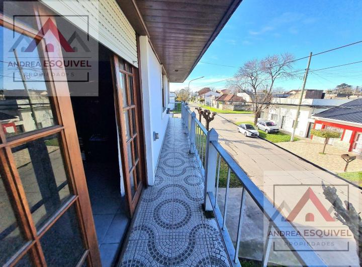Casa · 200m² · 4 Ambientes · 4 Cocheras